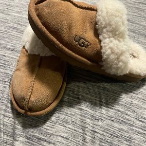 Girls size 1 ugg slippers